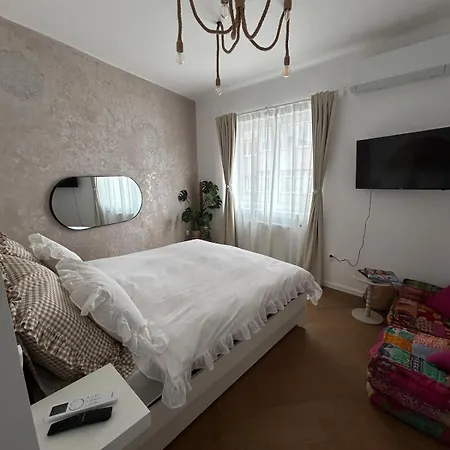Apartment Doro - Your Central, Stylish & Cozy Retreat