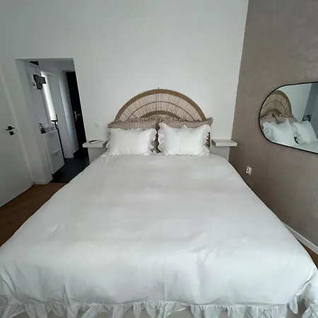 Doro - Your Central, Stylish & Cozy Retreat Apartment