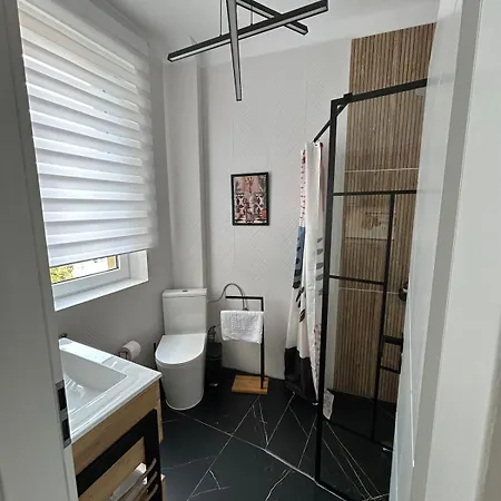 Apartment Doro - Your Central, Stylish & Cozy Retreat *
